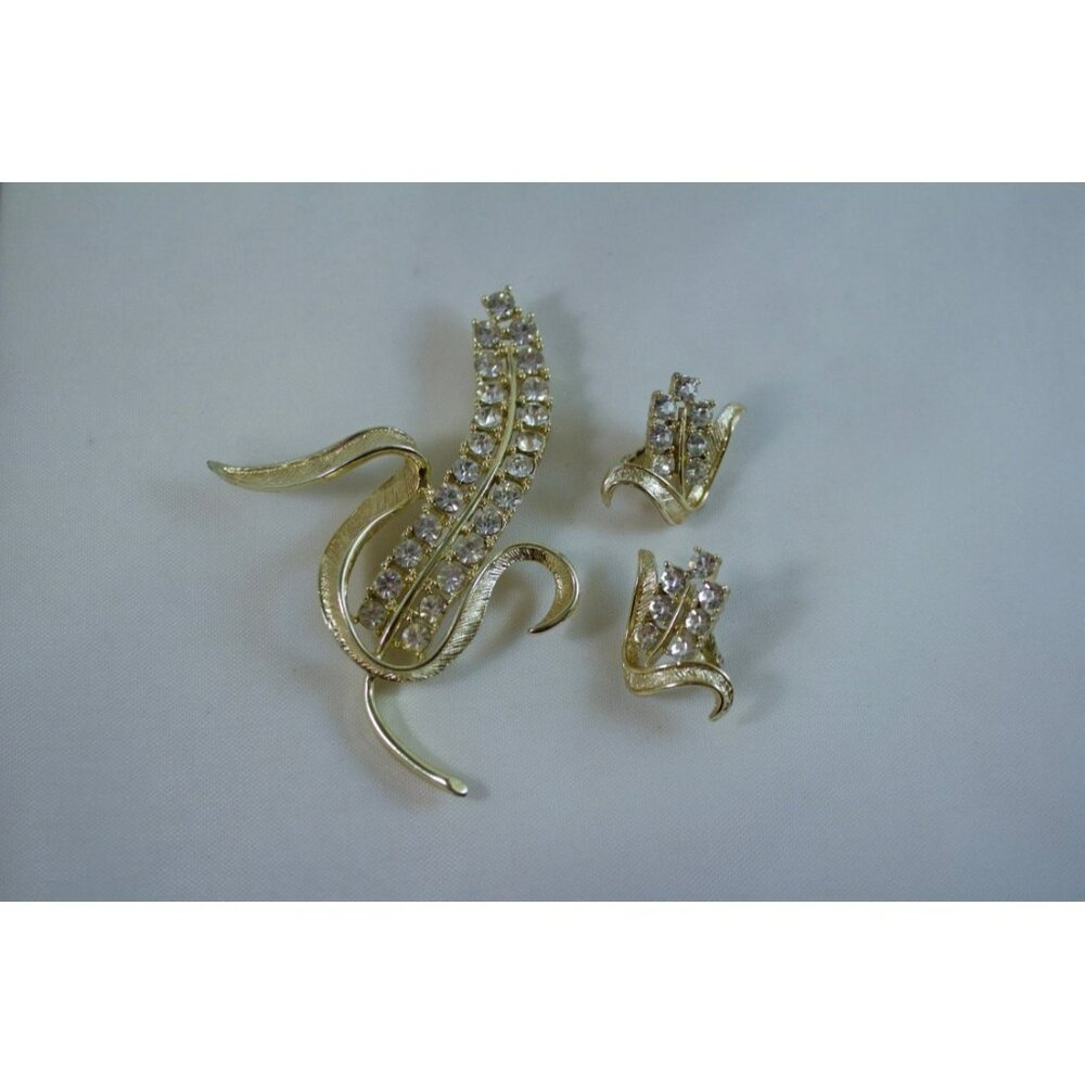 Vintage 1960's Sarah Coventry Gold Plated Wheat Brooch and Matching Clip Earring